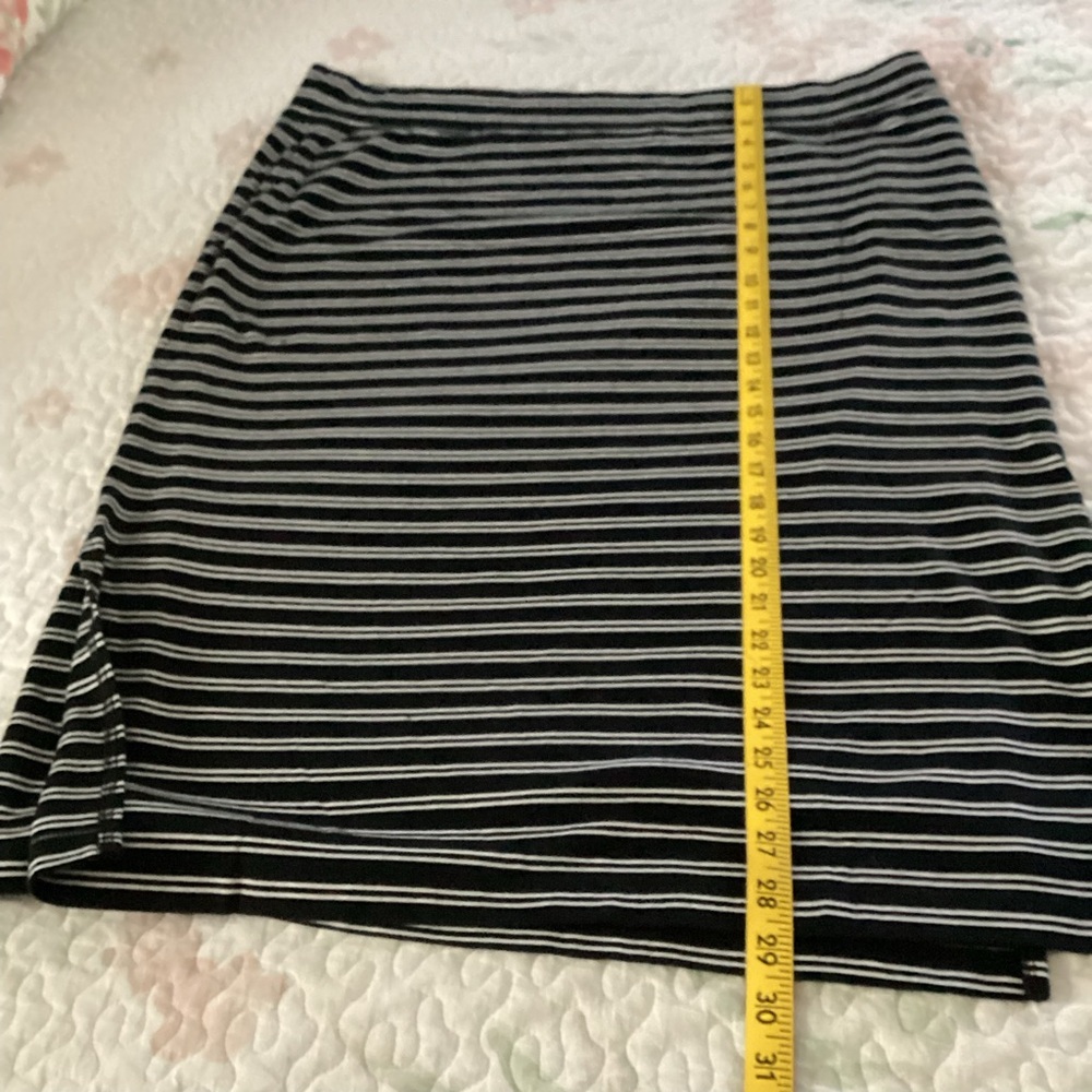 Express Black and Gray Pencil Skirt Knee-Length Casual